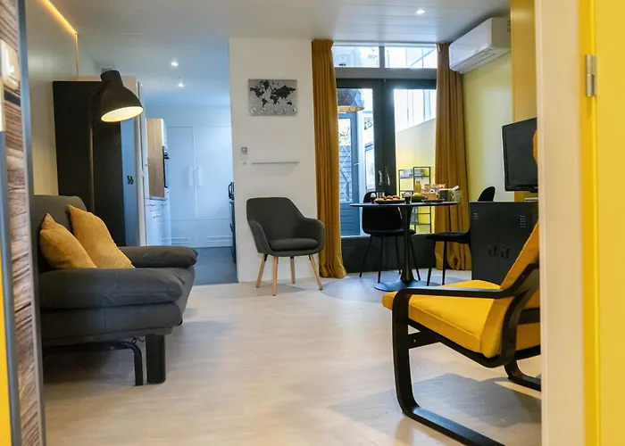 B&B Sunflower Leiden